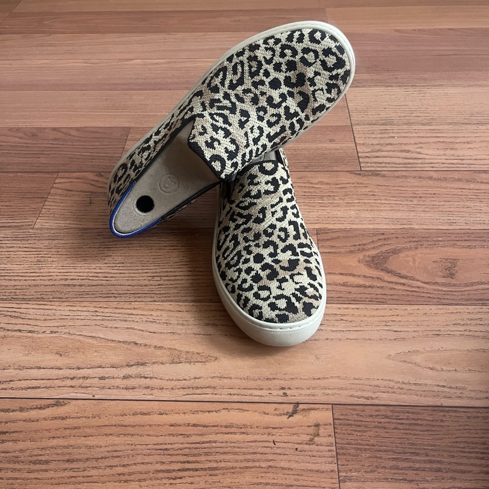 Leopard Pattern Slip-On Shoes - Picture 5 of 5